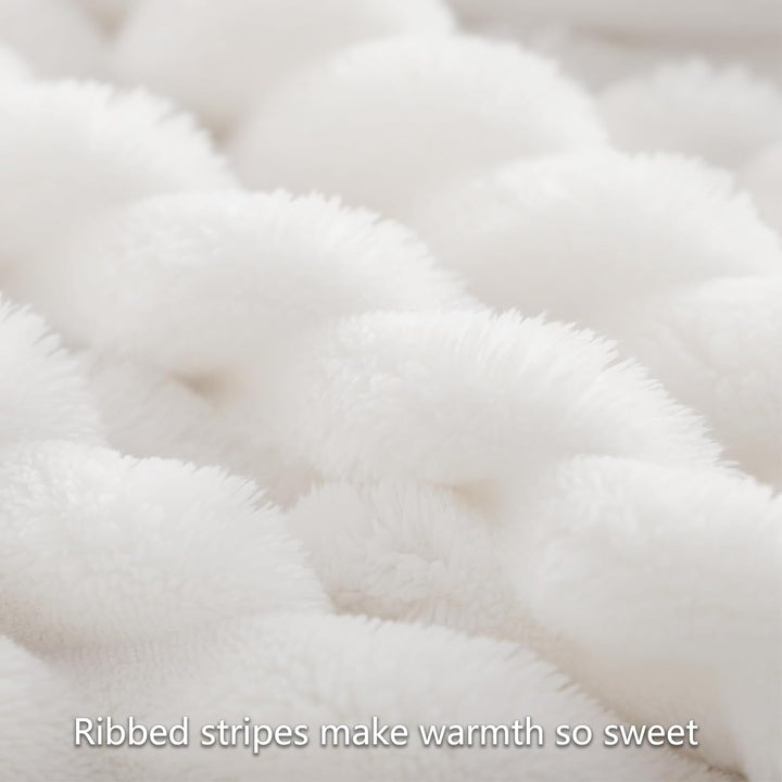 RUIKASI Kuscheldecke Flauschig Decke Weiss - 150x200cm Fleecedecke Sofadecke Couchdecke für Wohnzimm