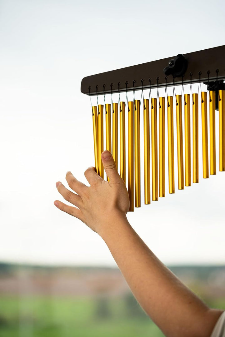 Sonic Energy Chimes – Metallische Chimes mit 27 Klangstäben – Mit Holz-Aufhängung – Für Klangbad, Pe