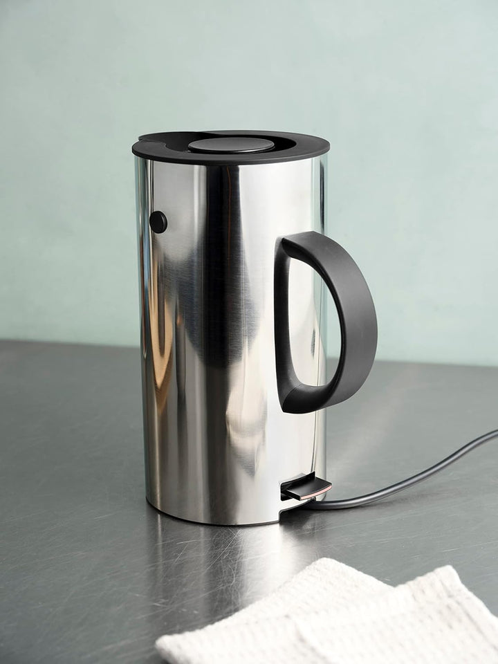 Stelton Wasserkocher EM77 - Elektrischer Kocher, Wasserkessel, Teekanne - Schnell kochend, niedriger