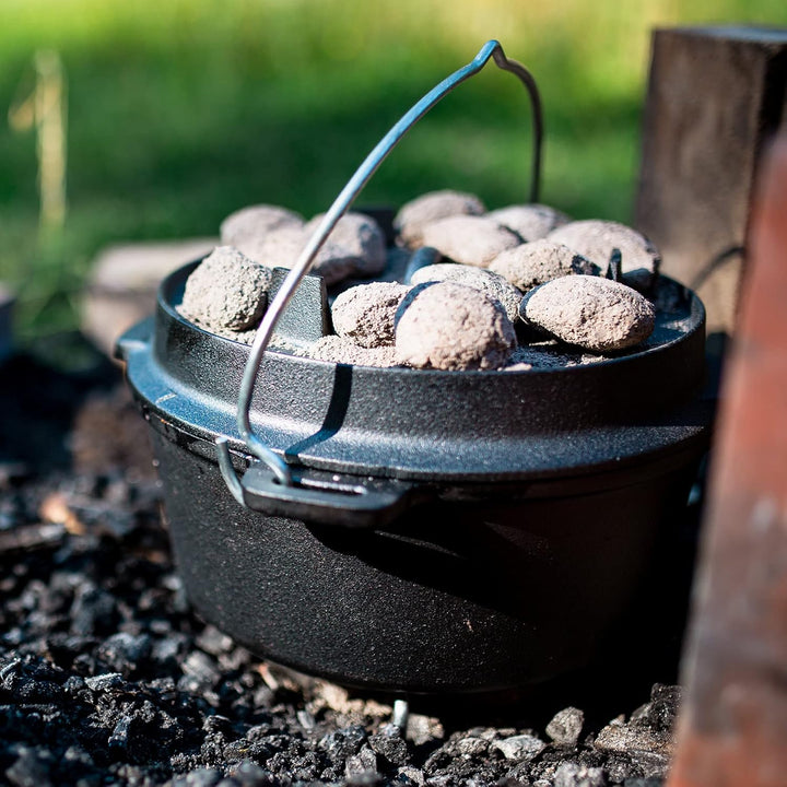 BBQ-Toro Dutch Oven Premium Serie | 13,6 Liter (DO12P), Topf mit Füsse | bereits eingebrannt - prese