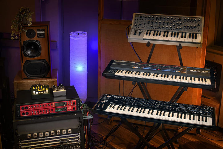 Focusrite Clarett+ OctoPre ADAT-Mikrofonvorverstärker mit acht Ins/Outs in professioneller Qualität