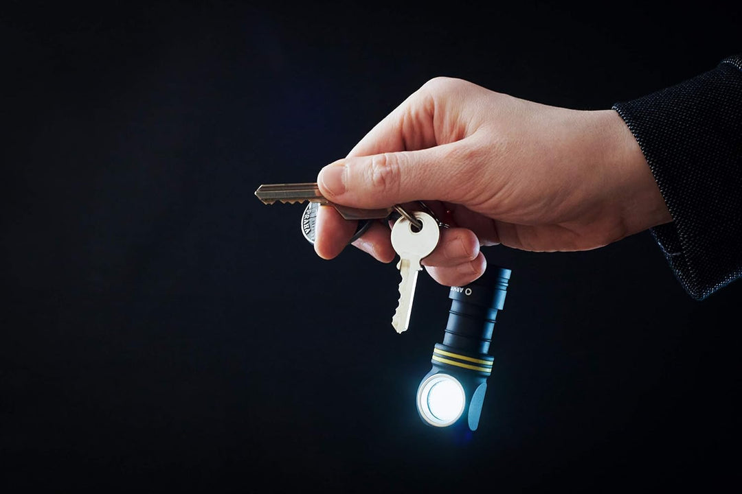 NEU, Armytek Stirnlampe Elf C1 v2 Warmweiss 930 Lumen LED-Lampe Micro USB Aufladbarer, Qualitativ Ho