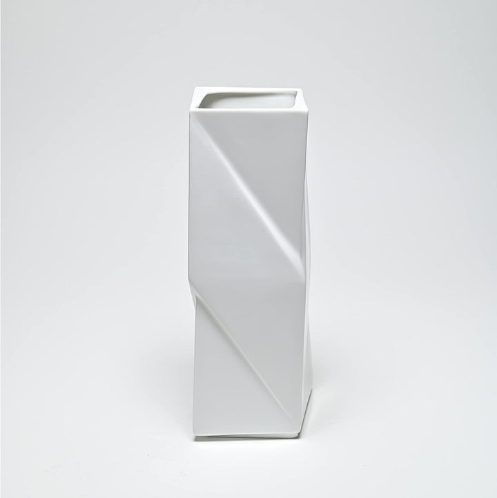archbase.design - Vase Ribbon small - Made in Germany - Handarbeit - deutsches Hartporzellan (Weiss)