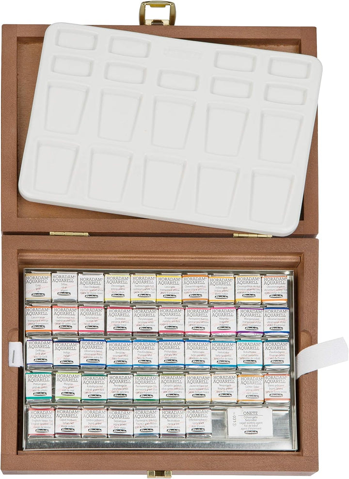Schmincke – HORADAM AQUARELL Premium Farbkasten mit 47 Farben, ONetz und Porzellanpalette, 74548097,