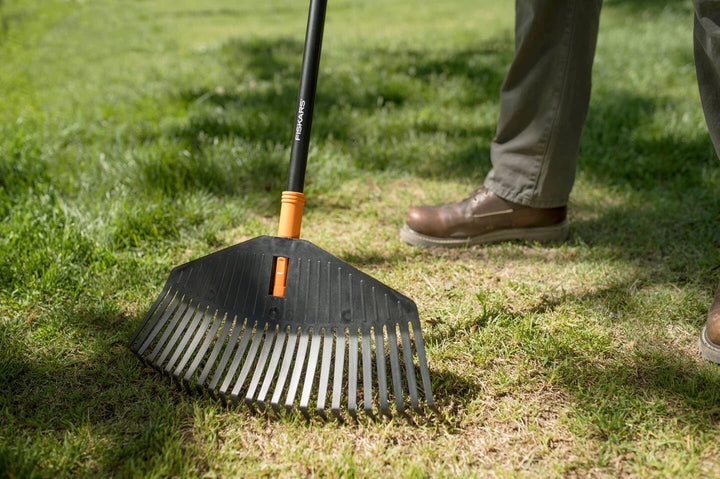 Fiskars Stiel, Für Fiskars Solid Laubbesen und Gartenrechen, Länge 157,5 cm, Aluminium, Schwarz/Oran