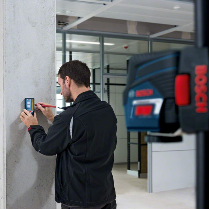 Bosch Professional Laserempfänger LR 7 (roter und grüner Strahl, 2 x AAA Batterien, Reichweite: 5-50