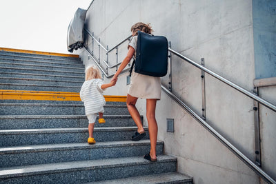 MoMi GRACE leichter Kinderwagen ab 6 Monaten kompakt Buggy mit einem Rucksack zum Tragen passt als H