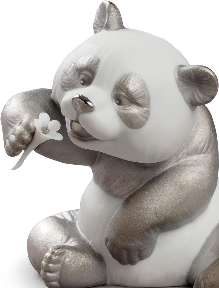 LLADRÓ Figur Glücklicher Panda. Silber. Panda. Porzellan.