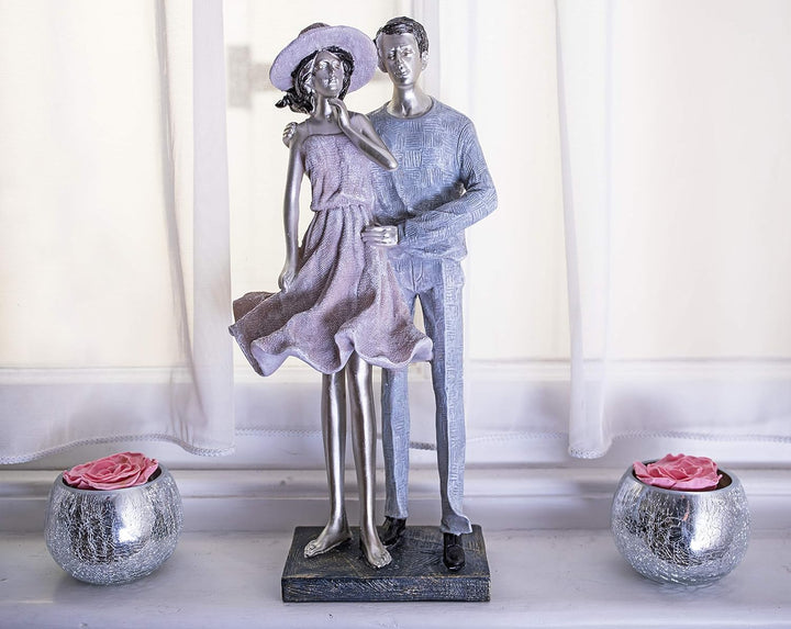 Maturi Figur Paar in Sommerkleidern, Kunststoff, Mehrfarbig, 20 x 15 x 41cm Paar umarmen, Paar umarm