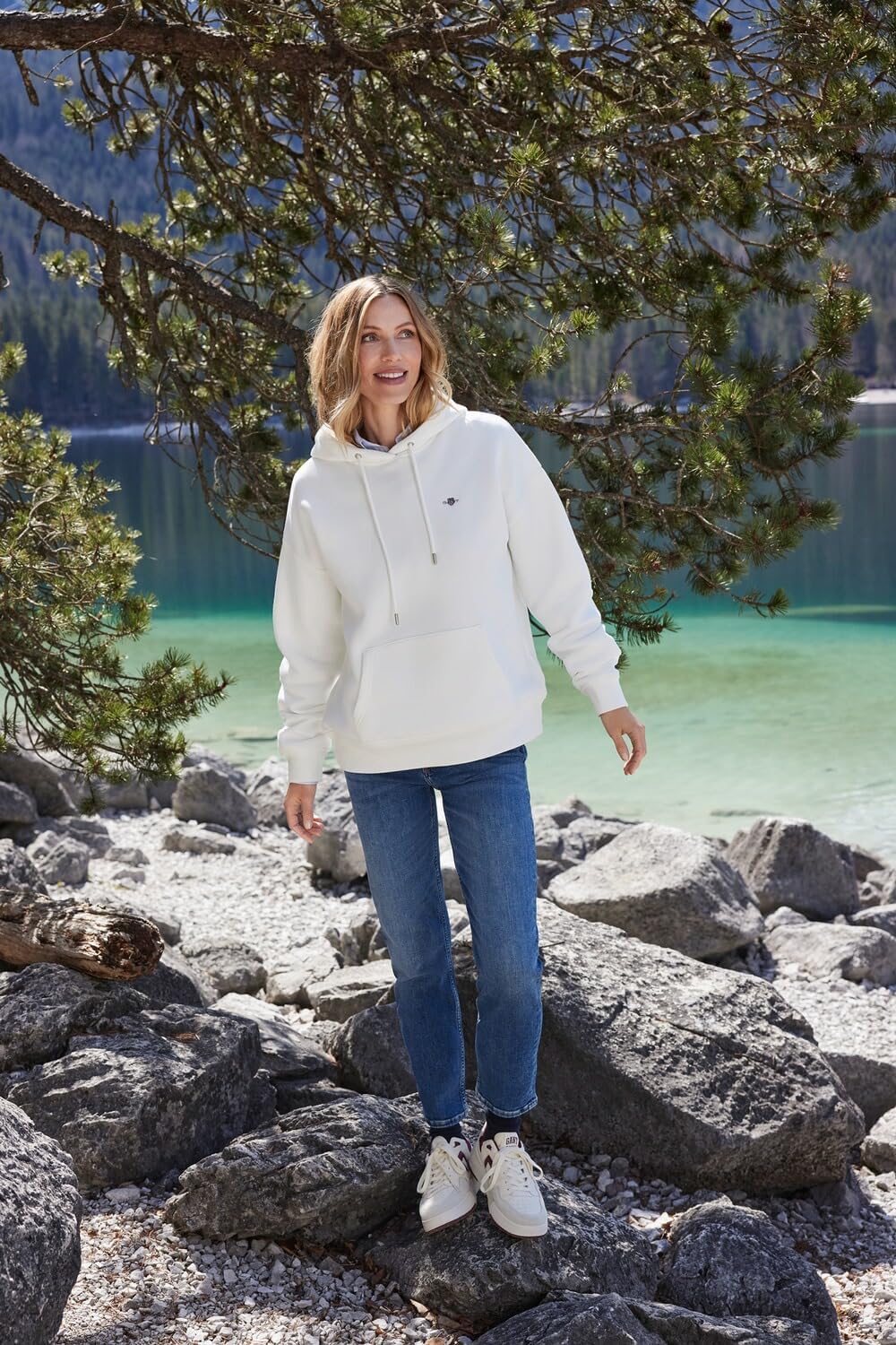 GANT Damen Rel Shield Hoodie Kapuzenpullover XS Eggshell, XS Eggshell
