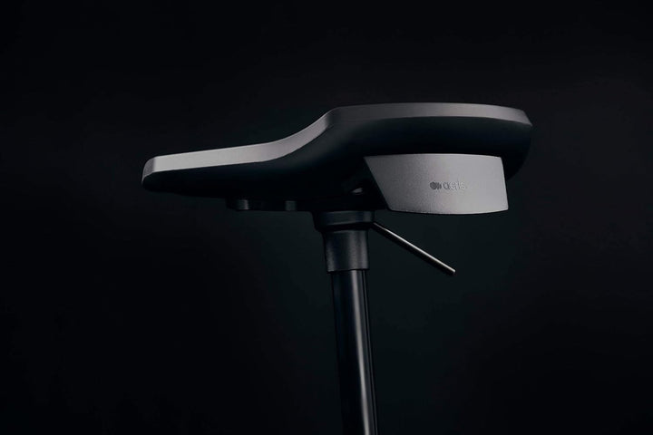 aeris Muvman Industry High Stehhocker – ergonomische Stehhilfe – Arbeitsstuhl für gesundes und aktiv