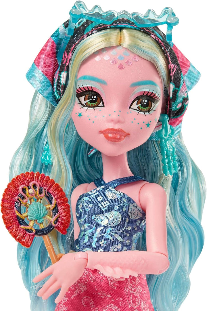 Monster High Skulltimate Secrets Lagoona Blue Puppe und Zubehörset, Destination: Gore-geous Oasis mi