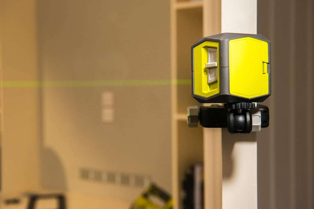 RYOBI batteriebetriebener Kreuzlinienlaser RBCLLG1, horizontale und vertikale Laserlinie bis max. 15
