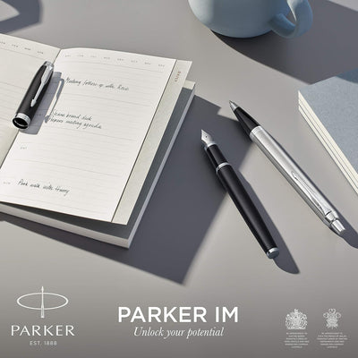 Parker IM Füller | Edelstahl mit Chrom-Zierteilen | Füllfederhalter mit mittlerer Feder und blauer T