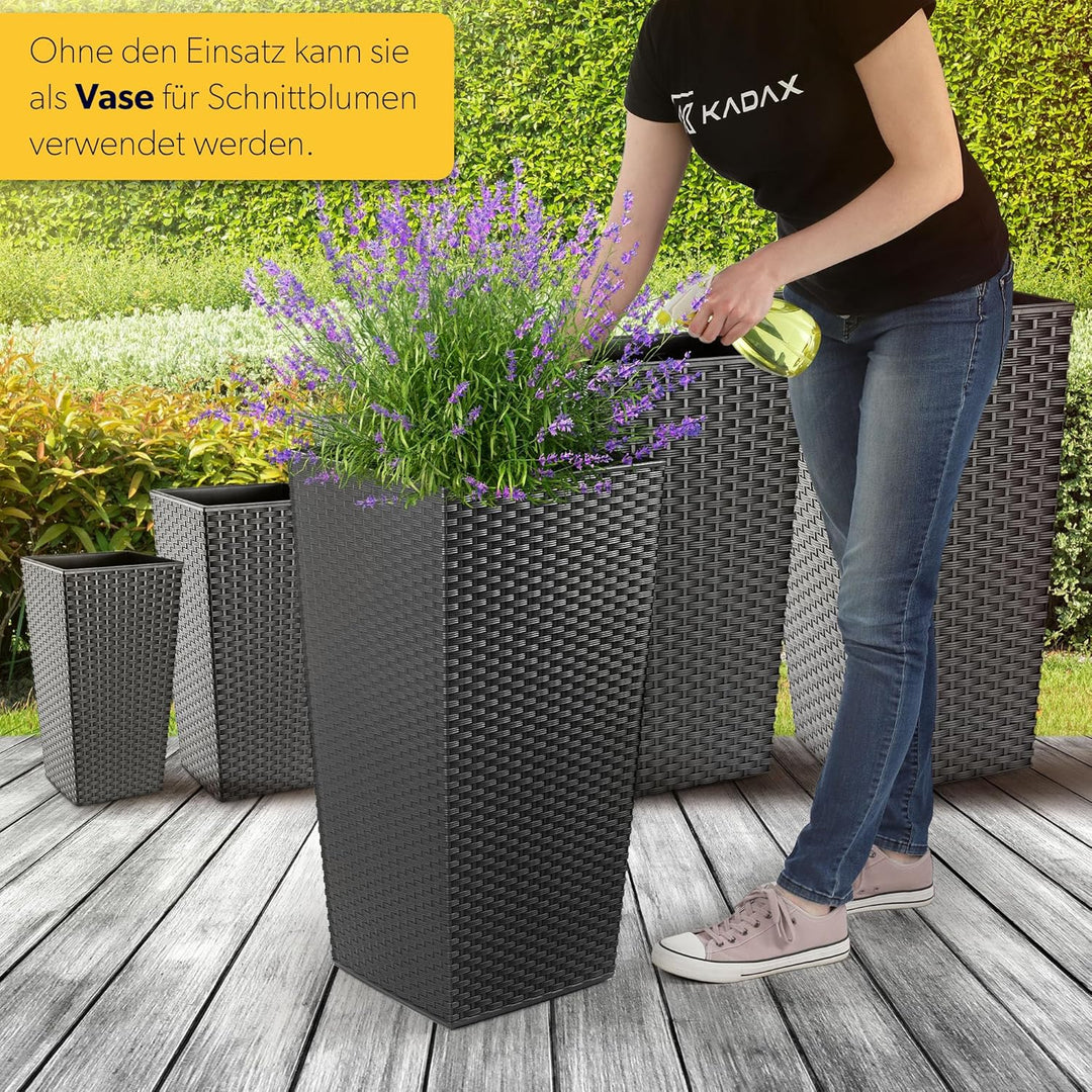 KADAX Pflanzkübel mit Innentopf, Höhe 68cm, Grafit Rattan – Wetterfester Blumentopf für Innen & Auss