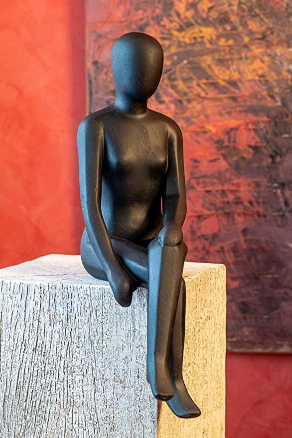 IDYL Moderne Skulptur Figur Sandsteinguss Sitting Women | wetterfest | Farbe schwarz | 13x15x50 cm |