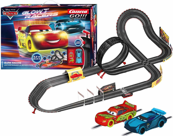 Carrera - 20062559 - Disney Cars Glow Racers I Klassische Rennbahn mit Disney-Farben I 24 Meter Stre