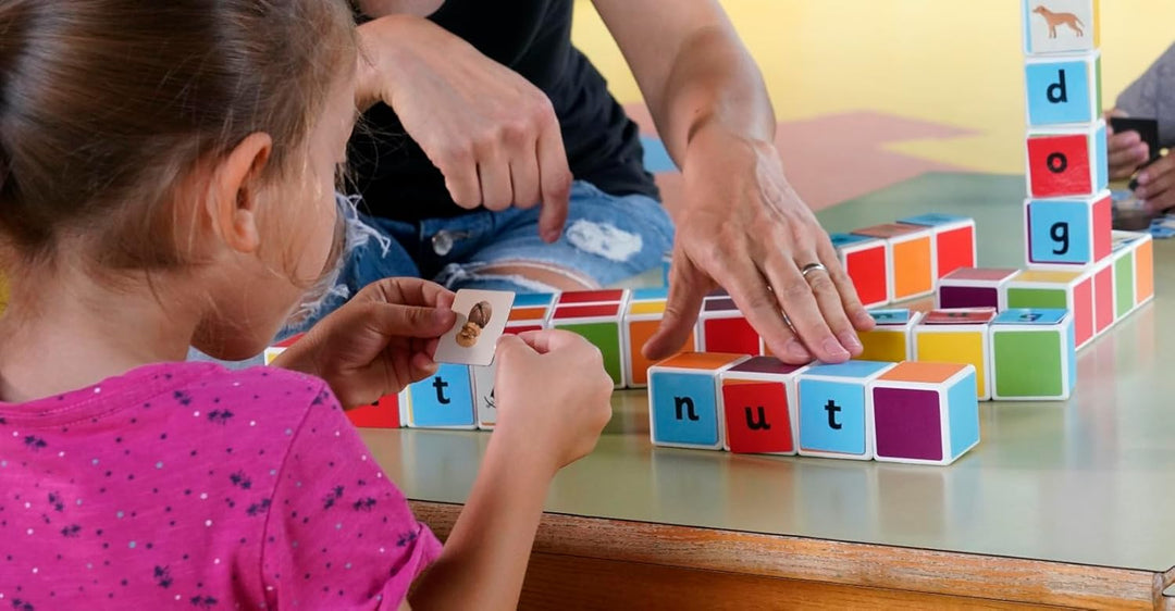 Geomag Magicube Word Building - 16 Magnetwürfel für Konstruktionen + 63 clip - Baukasten Lernspielze