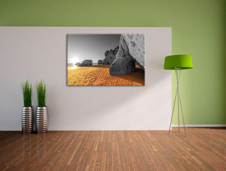 Riesige Felsen am Strand schwarz/weiss Format: 100x70 auf Leinwand, XXL riesige Bilder fertig gerahm