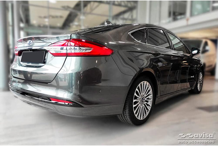 Avisa Schwarz Edelstahl Heckstossstangenschutz kompatibel mit Ford Mondeo V Hatchback/Limousine 2014