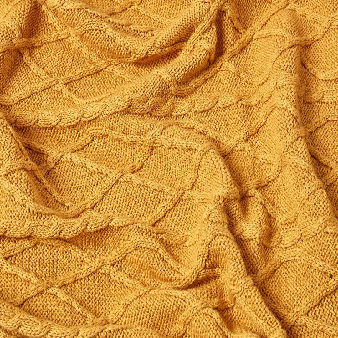 Homescapes gestrickte Tagesdecke mit Zopfmuster, weiche Wohndecke, senfgelb, 100% Baumwolle, Strickd
