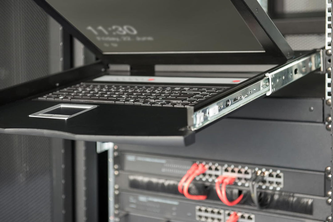 DIGITUS 19" KVM Konsole mit 19" TFT Display (16:9), DE-Tastatur-Layout, KVM Switch mit 16 VGA Ports,