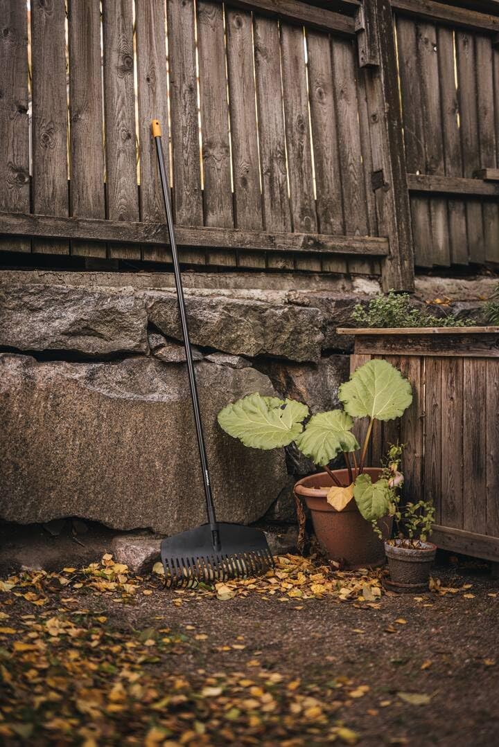 Fiskars Laubbesen-Kopf, 23 Zinken, Verbindbar mit Fiskars Solid Stiel, Breite: 42 cm, Kunststoff-Zin
