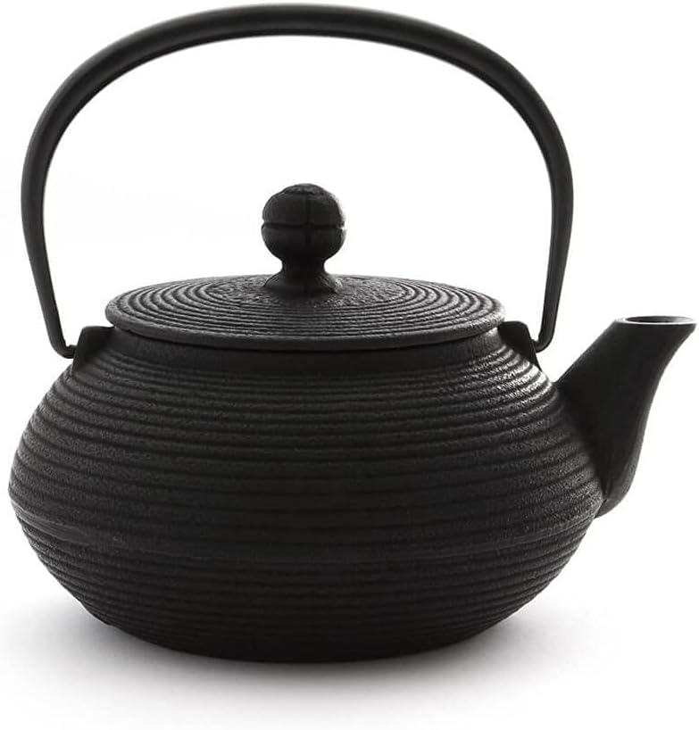 Iwachu Teekanne Gusseisen. Japanische Kyusu Senbiki, Original, Schwarz 650ml, 0,65 Liter Sieb-Einsat