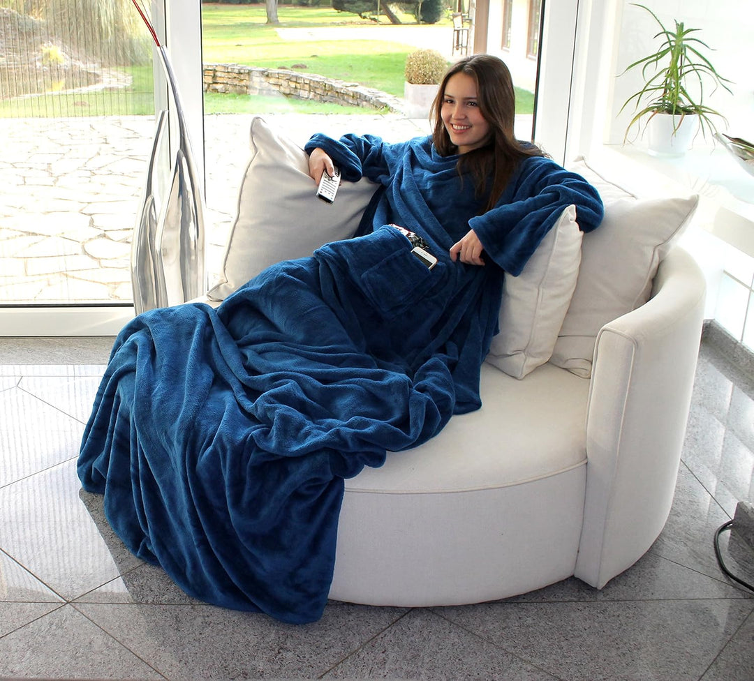 Brandsseller Flauschige TV-Decke mit Ärmeln 170x200 cm in Cashmere Feeling - Fusssack und 2 Taschen