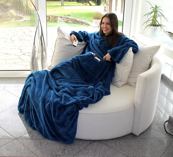 Brandsseller Flauschige TV-Decke mit Ärmeln 170x200 cm in Cashmere Feeling - Fusssack und 2 Taschen