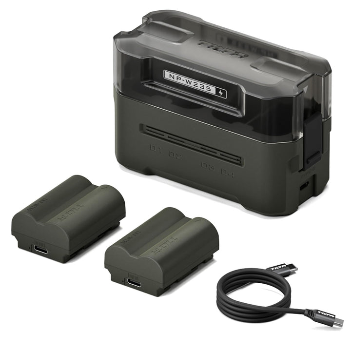 NP-W235 Ersatzakku- und Ladegerät-Set, 2er-Pack 2400-mAh-Akkus und Vierkanal USB-C PD Schnellladeger