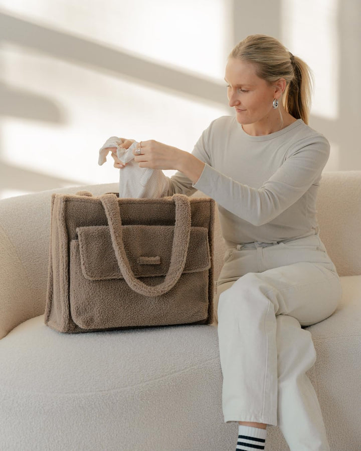 The Brand Wickeltasche Teddy Mom Bag mit Wickelunterlage, Flaschenhalter, Kinderwagenbefestigung, Cr