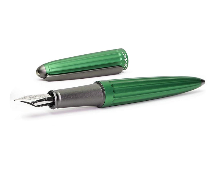DIPLOMAT Füllfederhalter Aero Green, Exclusiv Tinte mit Edelstahlfeder und Konverter, D40317025, grü