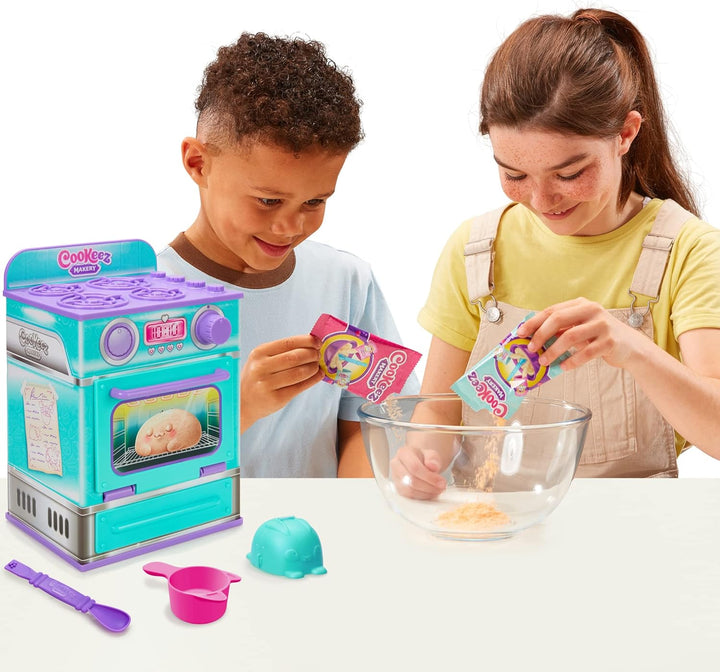 Cookeez Makery Ofen-Spielset in türkis mit niedlichem Überraschungseffekt durch Verwandlung zu einen