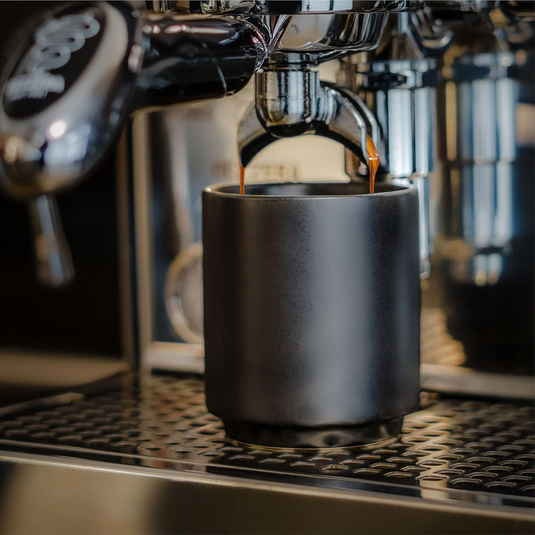 Cosumy Cappuccino Tassen 4er Set Schwarz aus Keramik - Stapelbares Design - Entworfen für Latte Art