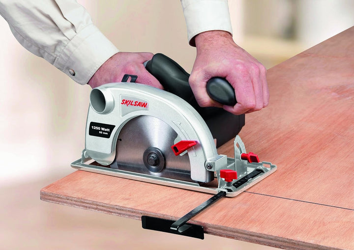 Skil Handkreissäge 5265 AD (1.250W, 65mm, mit hartmetallbestücktes Sägeblatt, Parallelanschlag und K