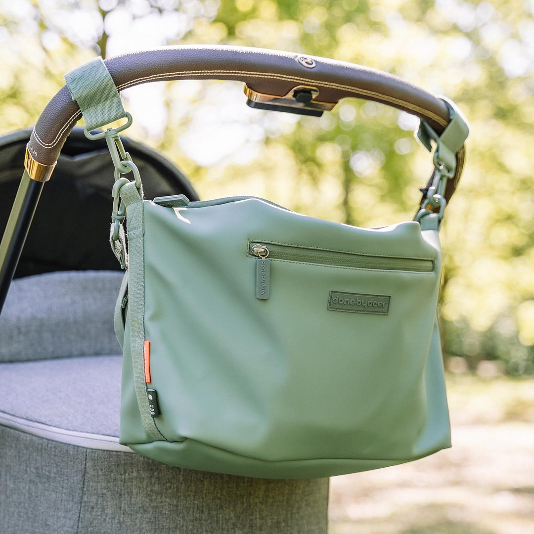 Done by Deer Kinderwagen Tasche – Wickeltasche Grün – Stroller Bag mit Haken für Kinderwagen, wasser