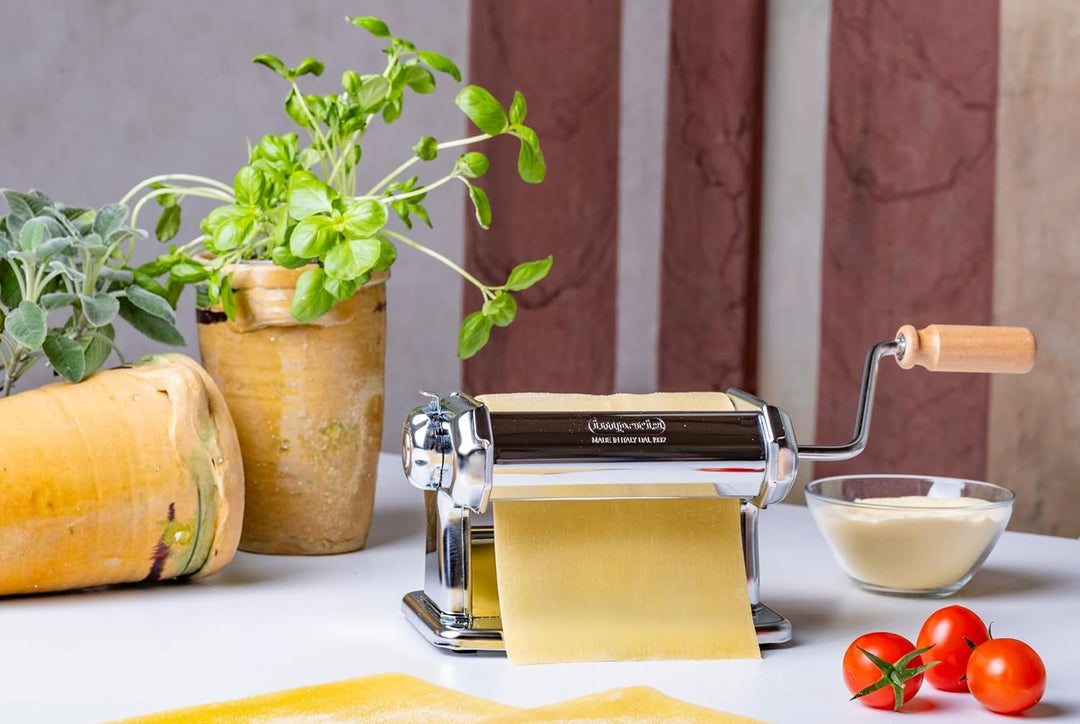 Imperia Sfogliatrice Classica. Nudelmaschine. 100% Made in Italy. Frischpastamaschine aus Stahl. Man