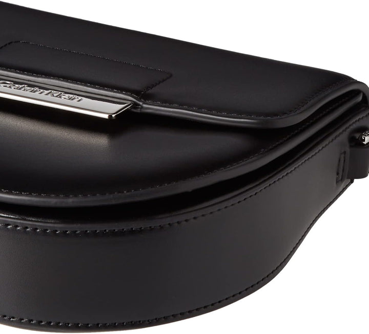 Calvin Klein Damen Core Satteltasche SM, Ck Black