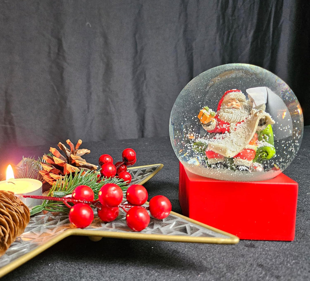 Schneekugel Weihnachten | Weihnachtsmann Geschenkeliste | Sockel rot | Höhe: 12cm Breite 10 cm | 202