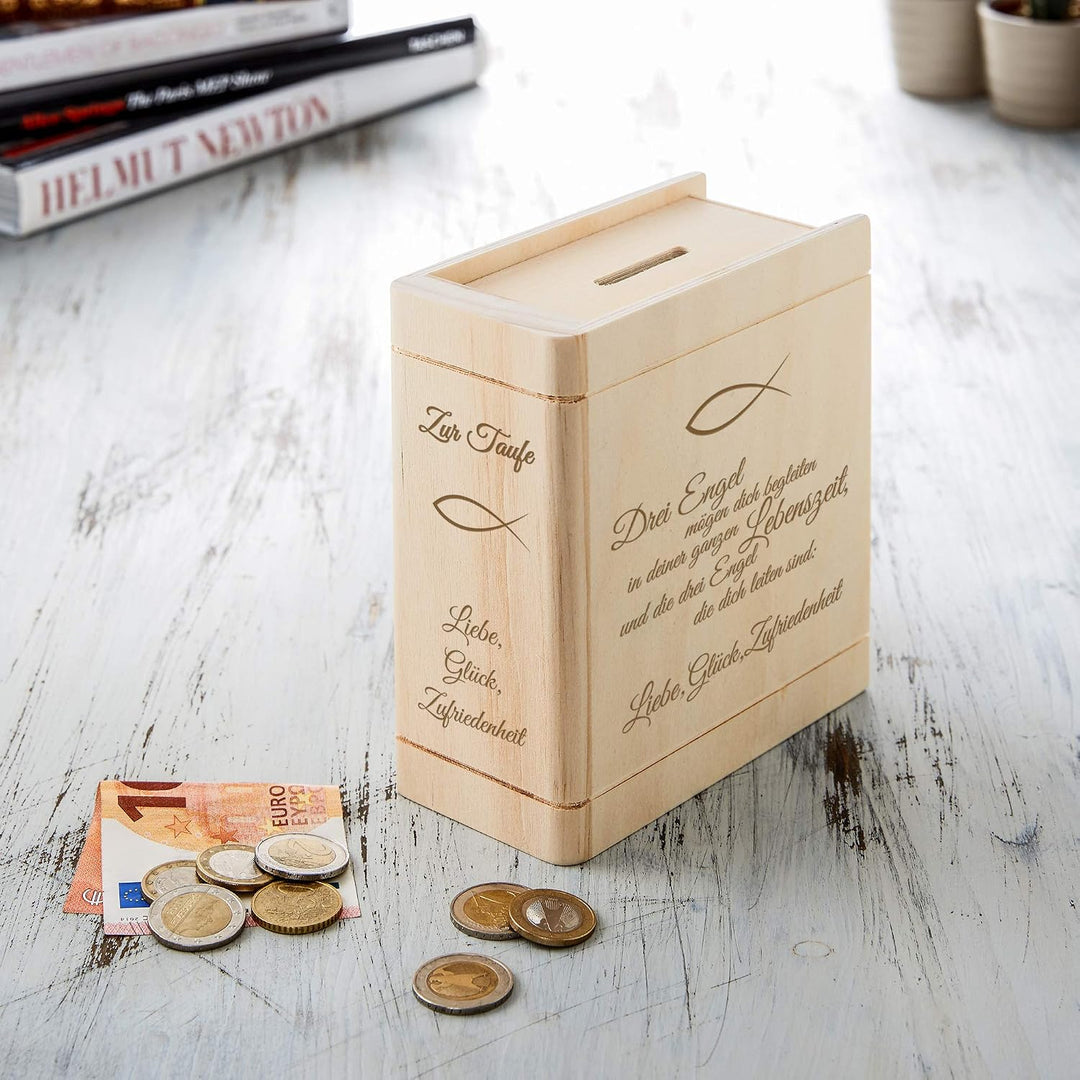Casa Vivente Spardose aus Holz mit Gravur zur Taufe, Motiv Fische, Sparbüchse als Taufgeschenk für M