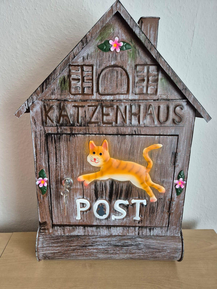 Briefkasten Katzehaus mit Zeitungsrolle Shabby Stil Garten Sommer Katze Mietz