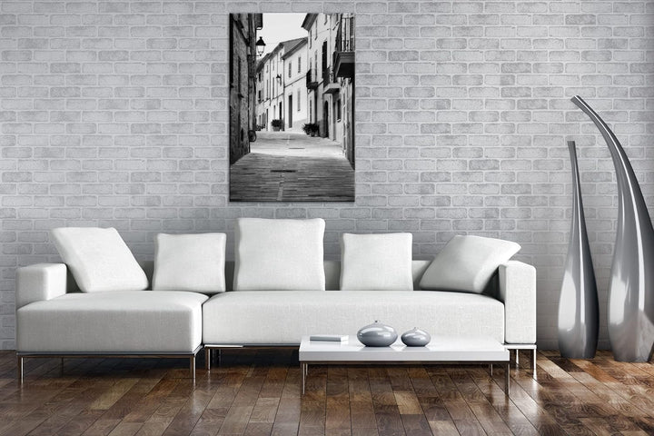 Fussweg in der Altstadt Format: 100x70 cm Effekt: Schwarz&Weiss als Leinwandbild, Motiv fertig gerah