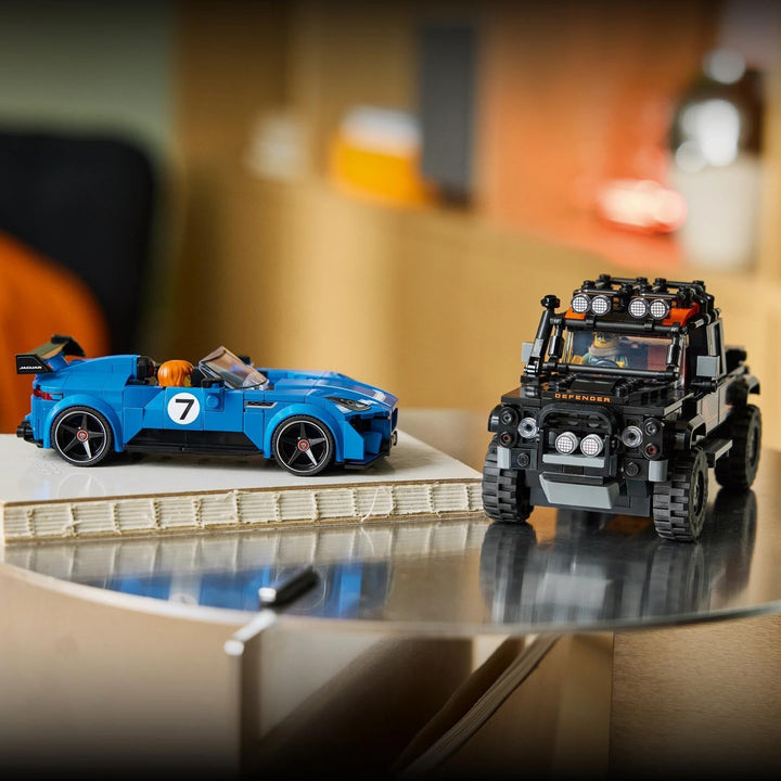 LEGO Speed Champions Jaguar Project 7 &amp; Land Rover Defender - Bauset mit 2 Spielzeugautos und 2 Mini