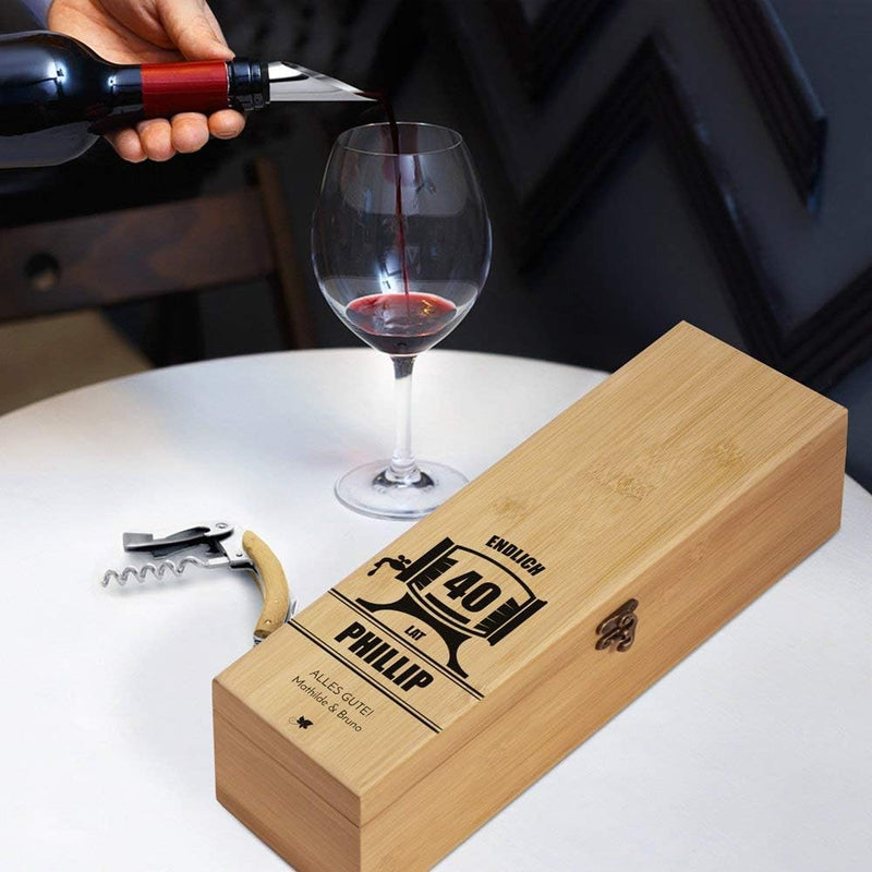Maverton Wein Geschenkbox für 0,7L Weinflasche + Aufdruck + 4er Weinzubehör - Weinset aus Bambus - 3
