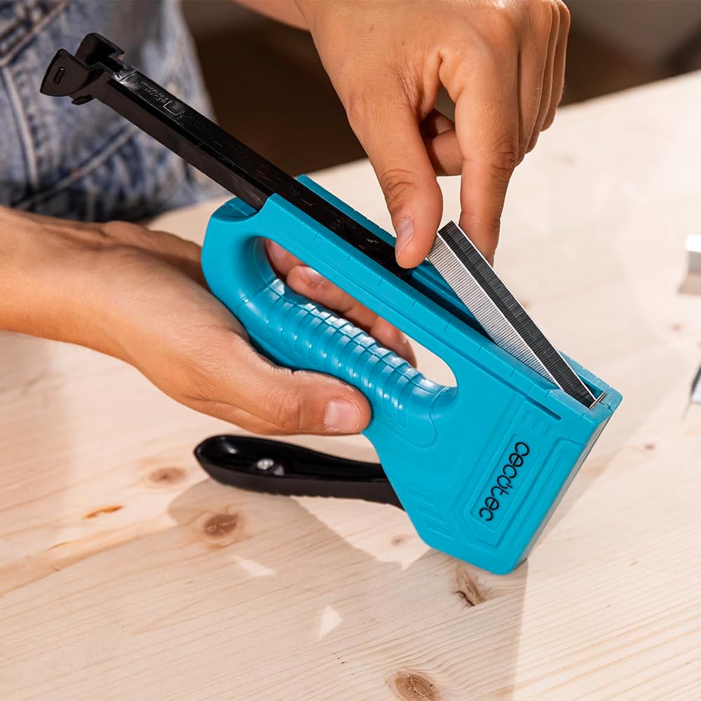 Cecotec Handtacker FastTacker. Leicht & ergonomisch, für verschiedene Klammergrössen, inkl. 3000 Kla