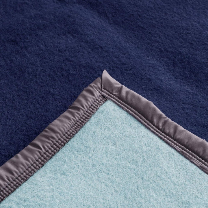 Linnea Wolldecke, reine Schurwolle, Woolmark 500 g/m², Volta, 220 x 240 cm, Marineblau / Myosotis