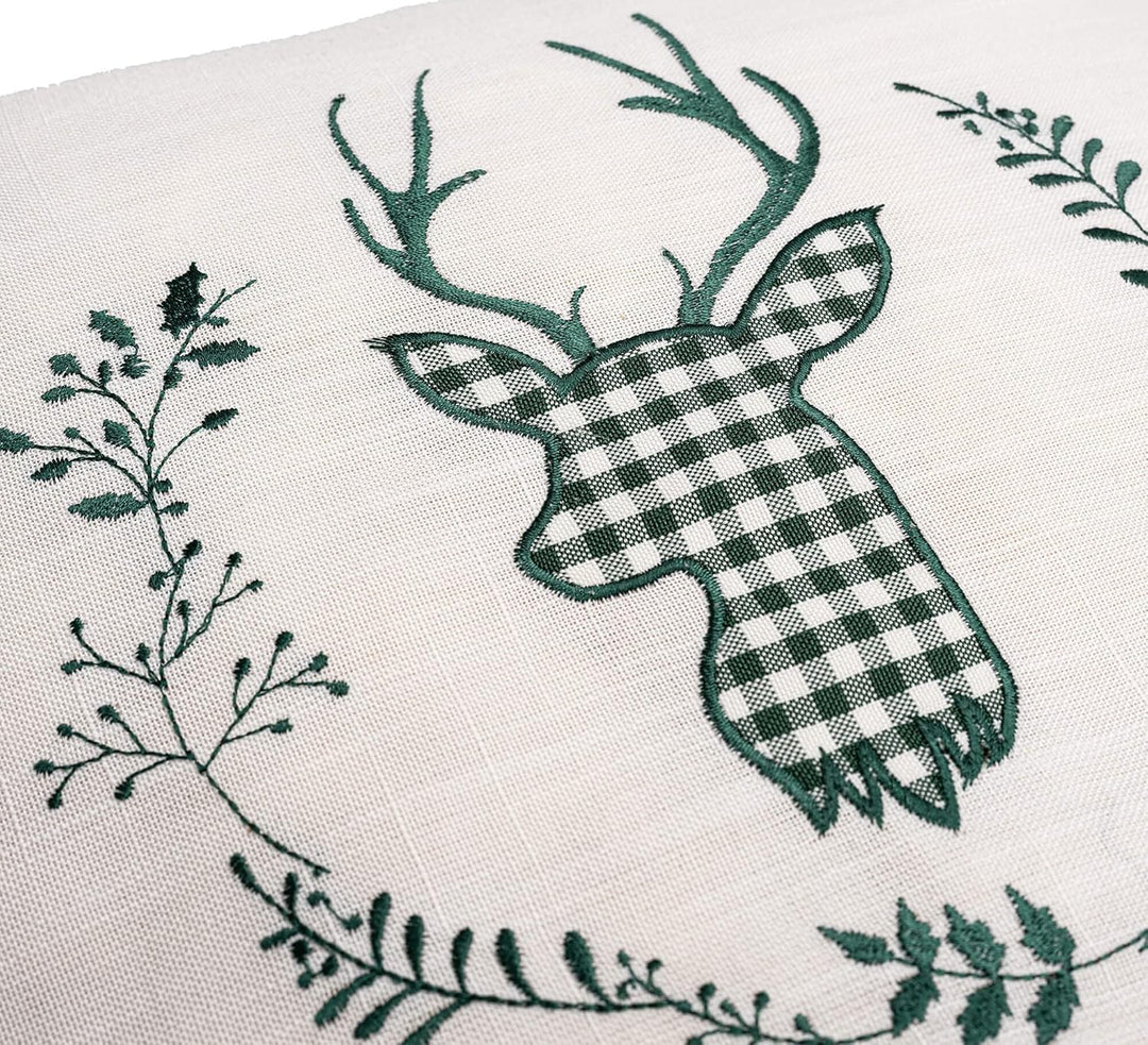 Zirbenkissen beige grün Bestickt mit Hirsch Grösse 40x40 cm befüllt mit Zirbenflocken aus Zirbenholz