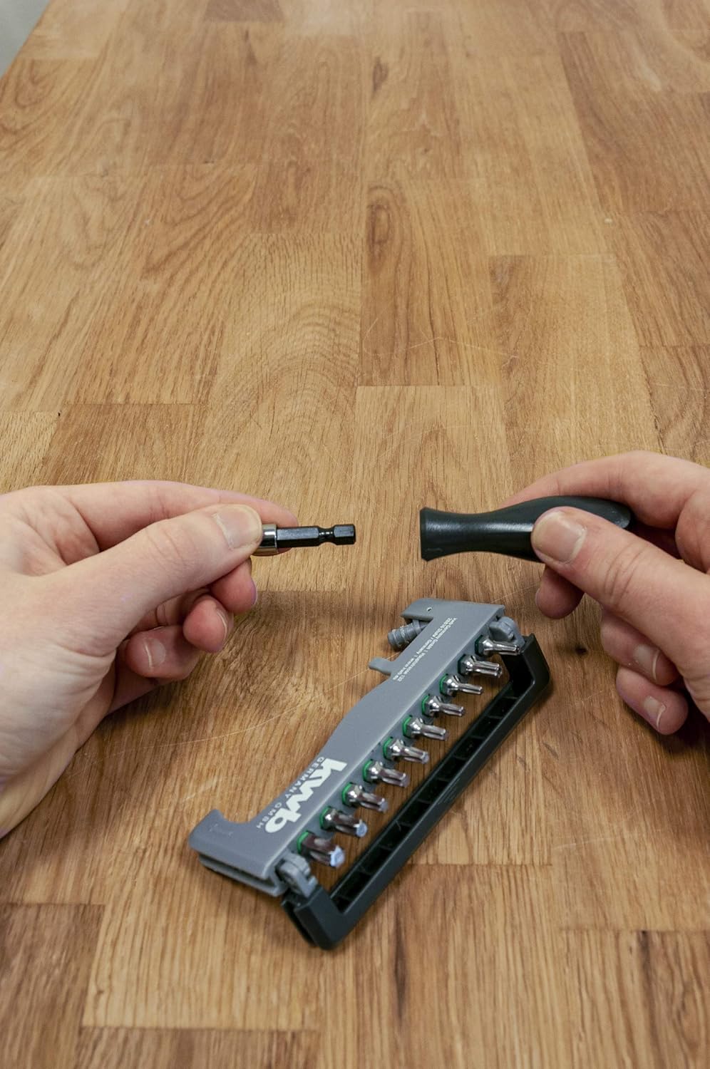 kwb Bit-Box im Taschen-Format, Torx T-10, 15, 20, 25, 30, 40 + Tamper-Torx TT-20 u. 25 inkl. Bit-Hal