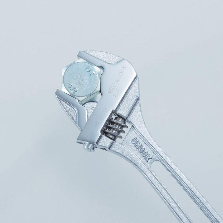 200mm (7.9") Light Weight Adjustable Wrench (japan import), &#x53E3;&#x958B;&#x304D;(mm):8~30